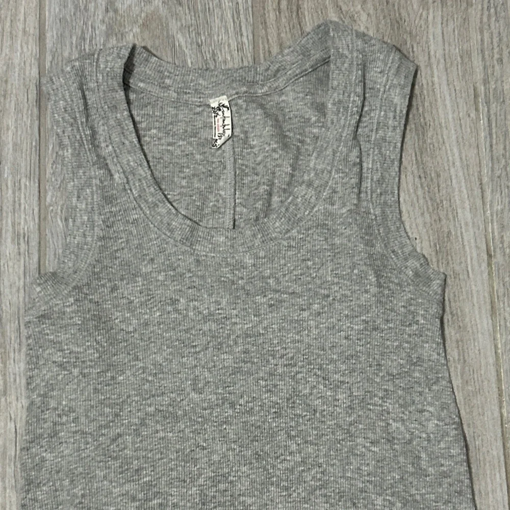 Women's Free People 3/4 Crop Gray Ribbed Tank - XS - Picture 6 of 8